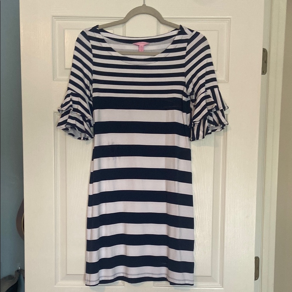 Lilly Pulitzer Blue and White Ruffled 3/4 Sleeve Tunic
